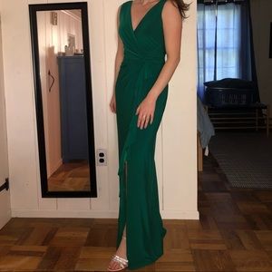 Emerald Green Ralph Lauren Gown (Size 6)